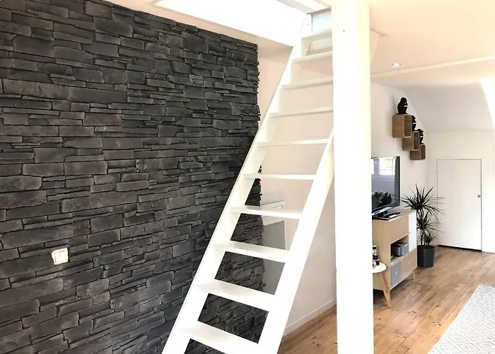 Chez Louchris Apartment *